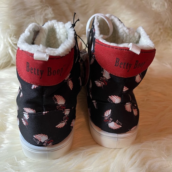 🆕Betty Boop  sneakers warmer - Picture 4 of 5